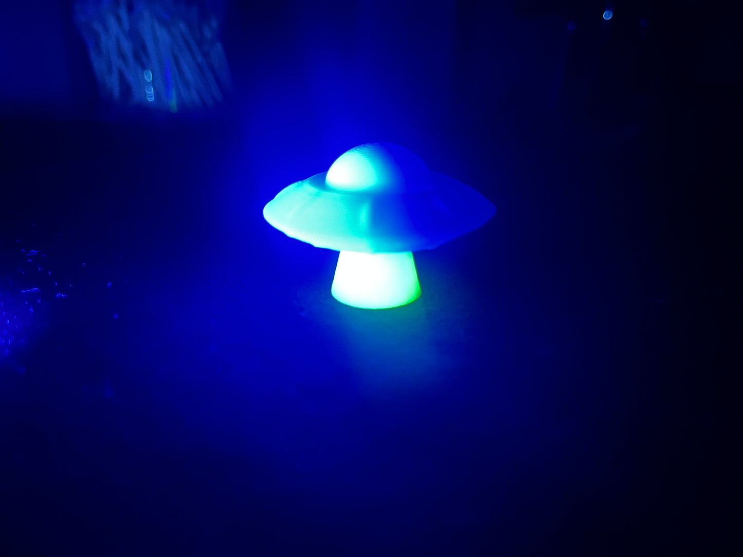 "Hatcessories" UV Reactive Magnetic UFO w/Glow Tractor beam