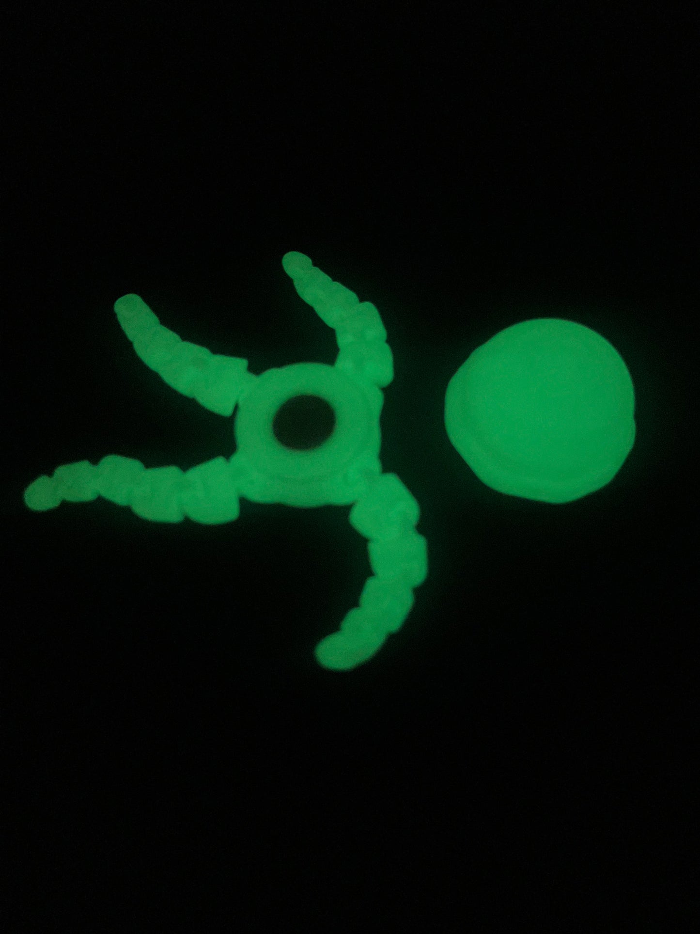 "Hatcessories" Glow Magnetic Jelly Fish
