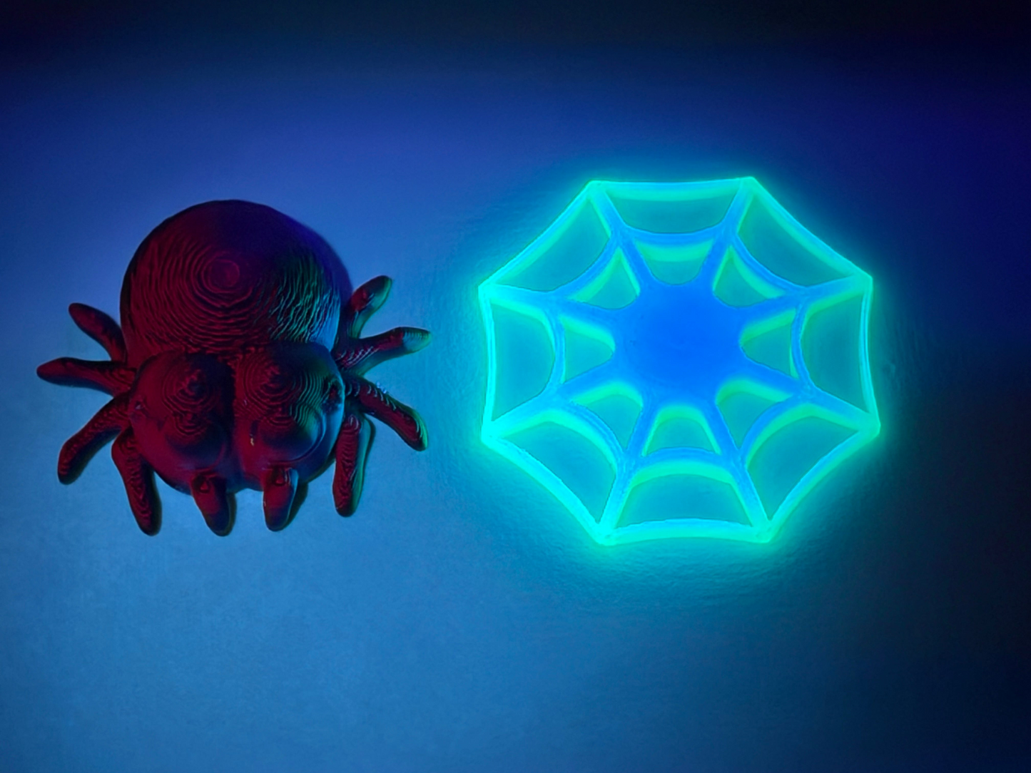 "Hatcessories" Magnetic Spider/Web