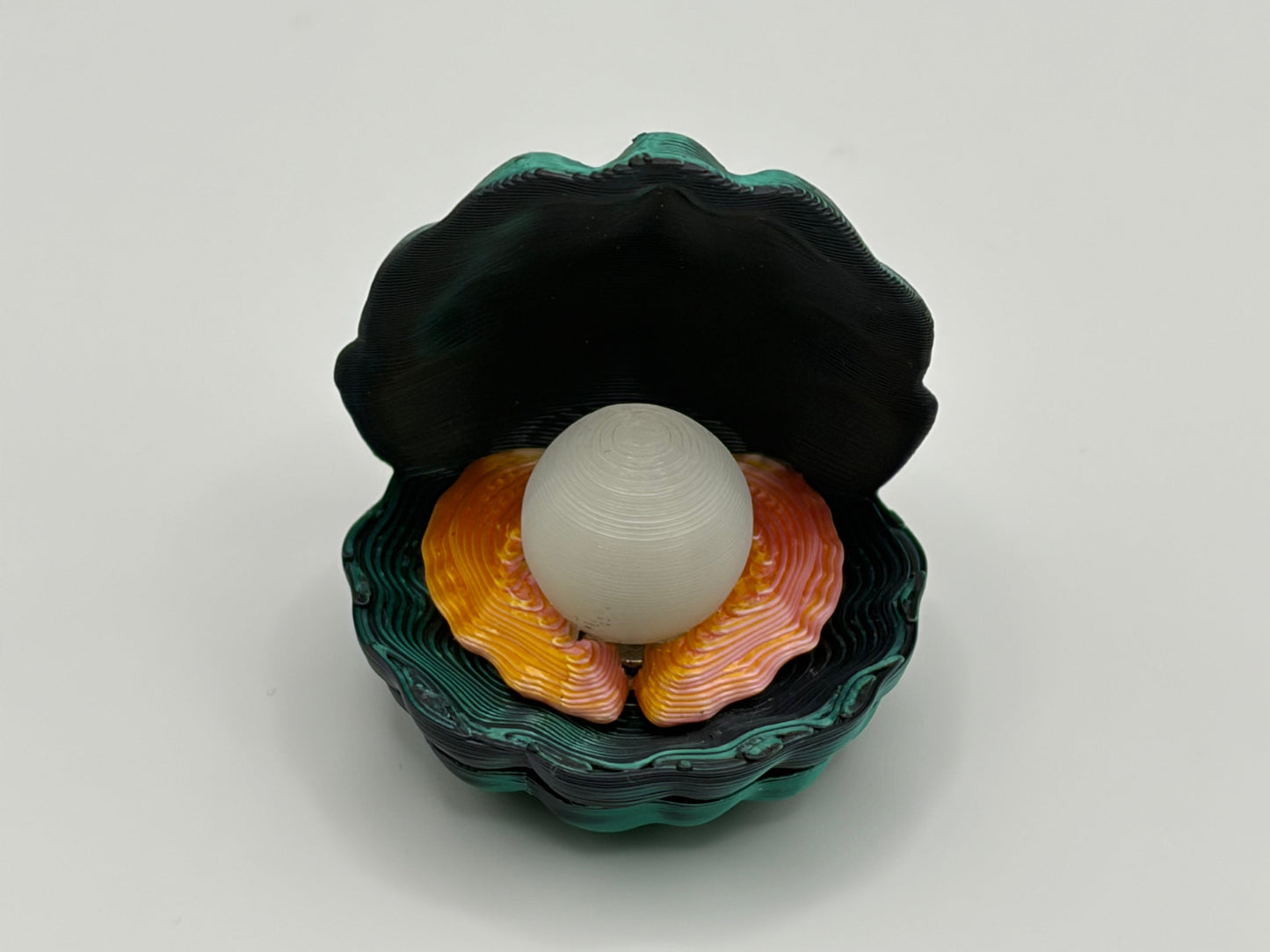 Magnetic Clam w/glow Pearl