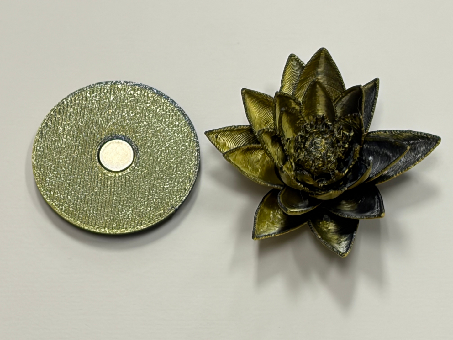 "Hatcessories" Magnetic Lotus Flower