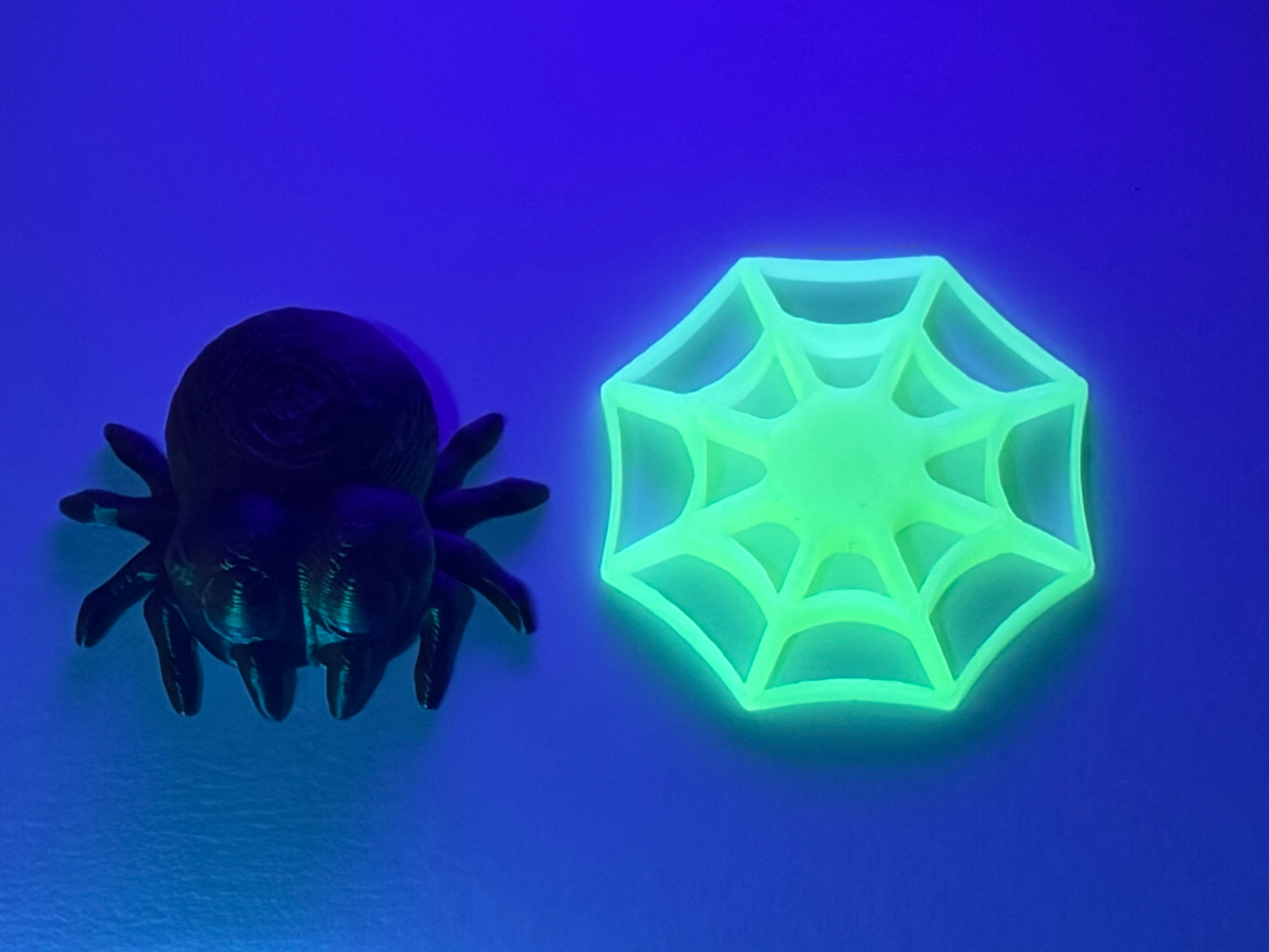 "Hatcessories" Magnetic Spider/Web