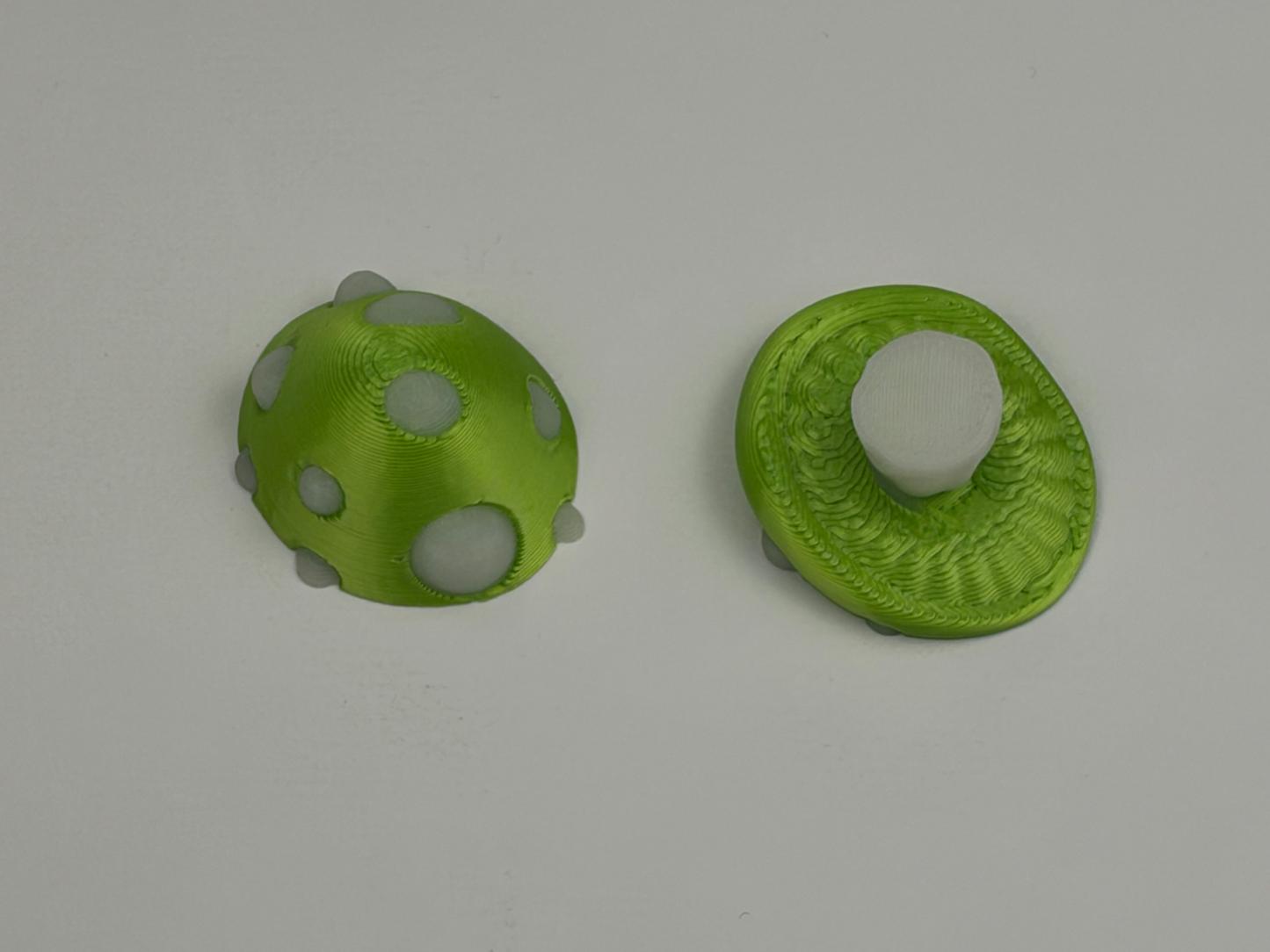 "Hatcessories" Mushroom w/glow Spots and Stem