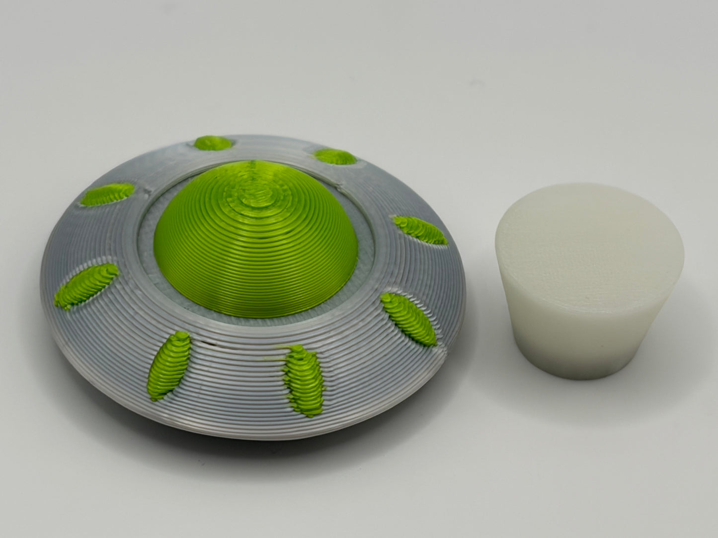 "Hatcessories" UFO v2 w/Glow Tractor Beam