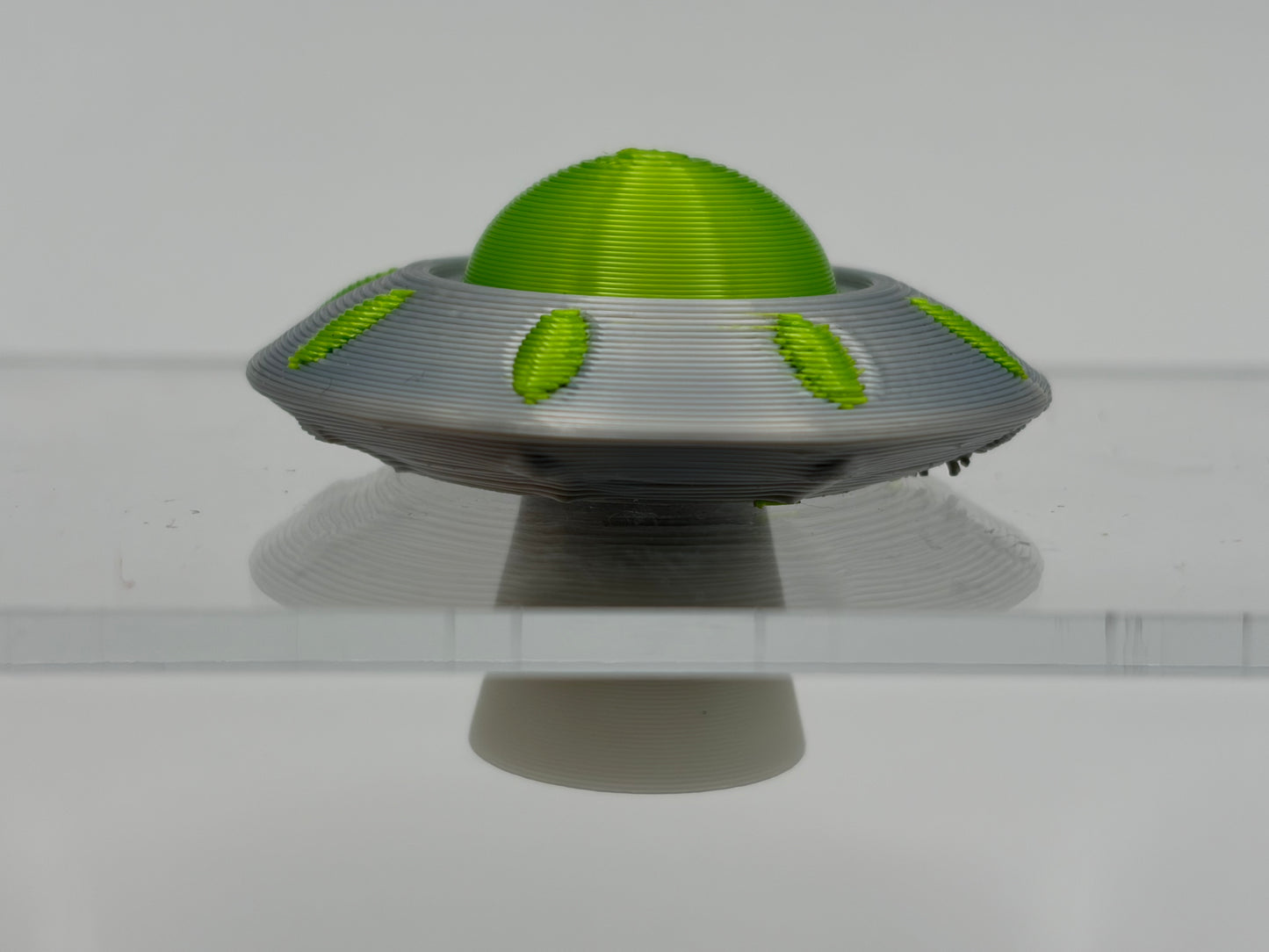 "Hatcessories" UFO v2 w/Glow Tractor Beam