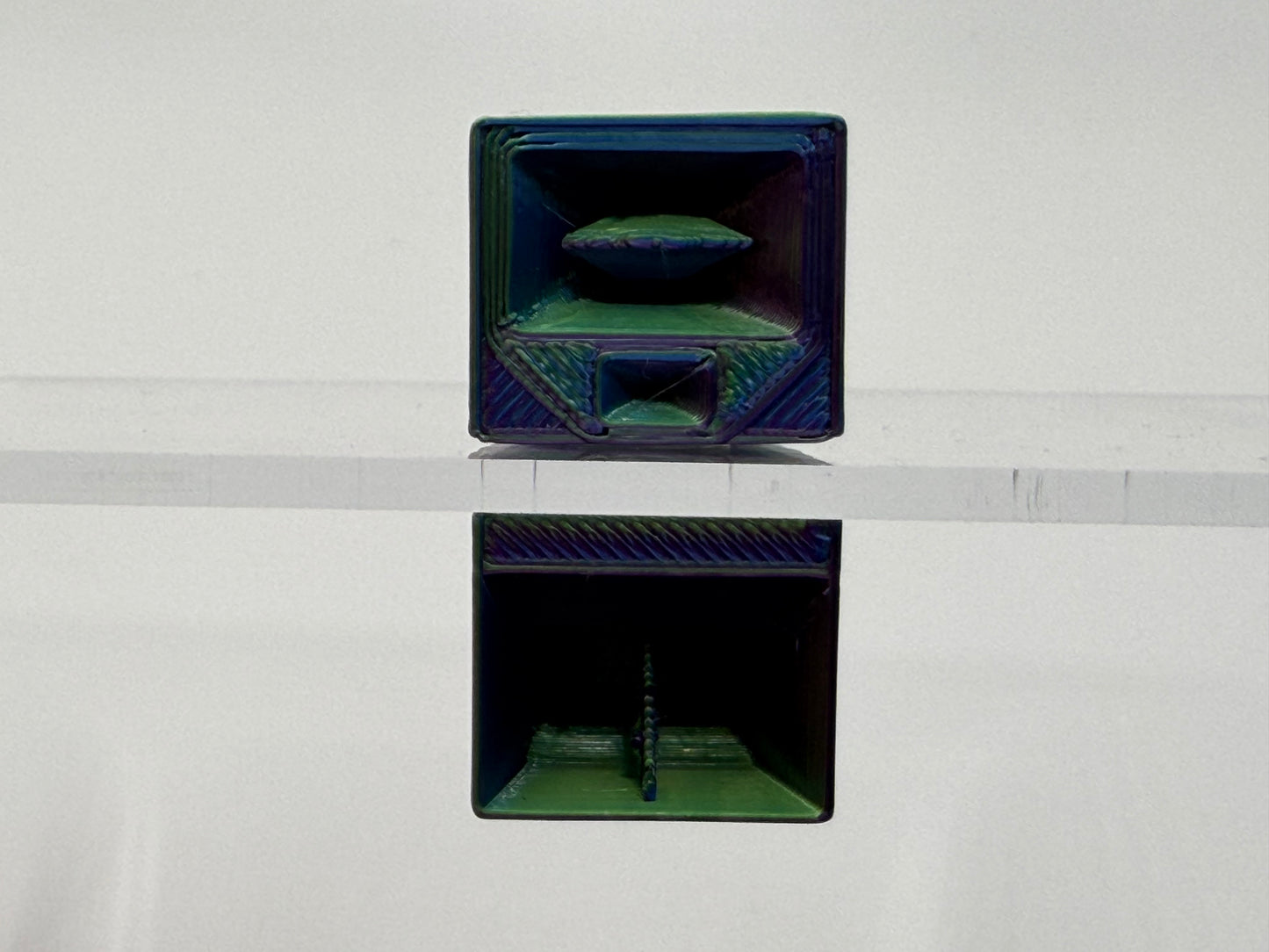 "Hatcessories" Magnetic F1 Speaker