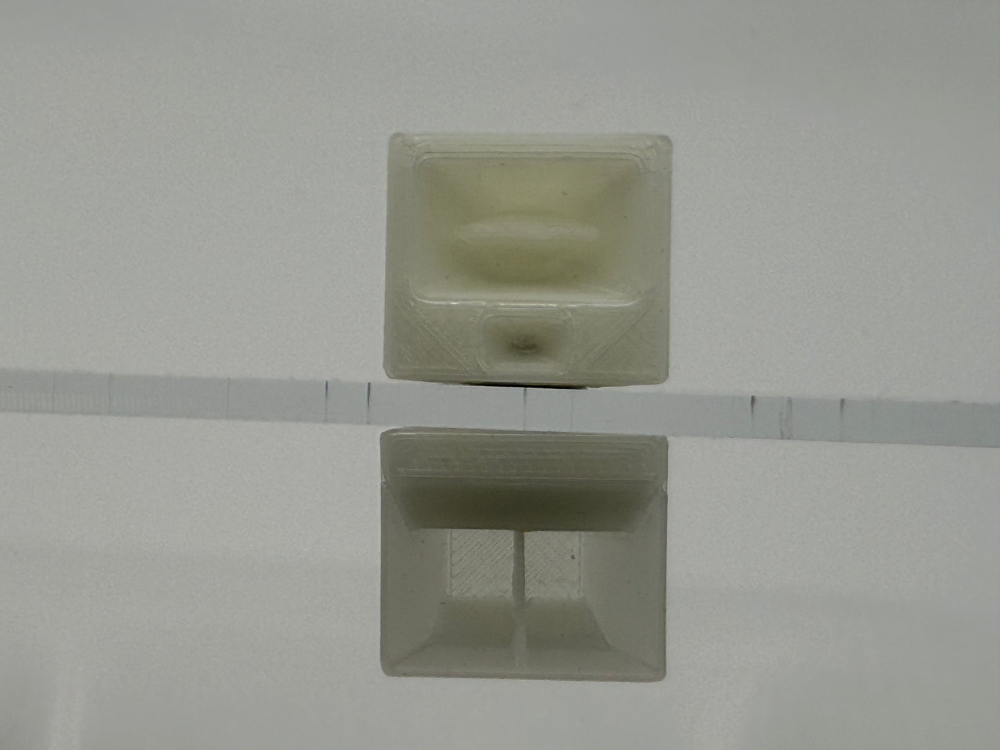 "Hatcessories" Magnetic F1 Speaker