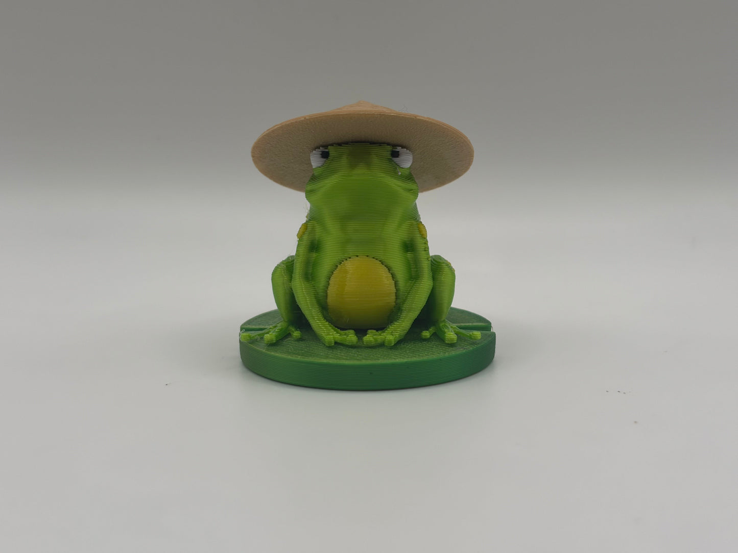 Magnetic Bullfrog w/Interchangeable Hats on a Lily Pad